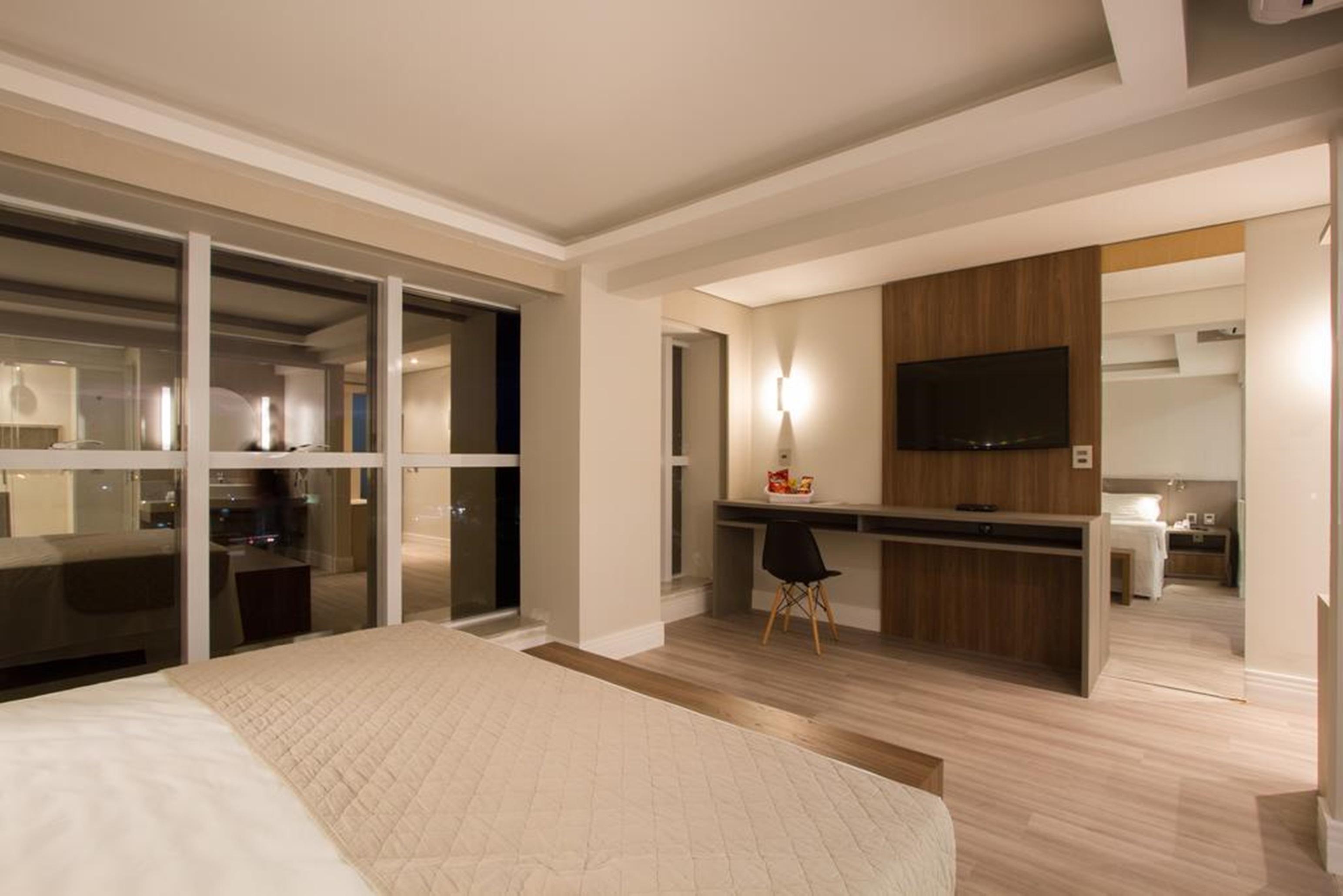 Le Canard Hotel
